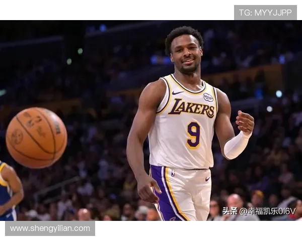 里夫斯赞詹姆斯无私奉献树立更衣室榜样 里夫斯赞詹姆斯无私奉献树立更衣室榜样